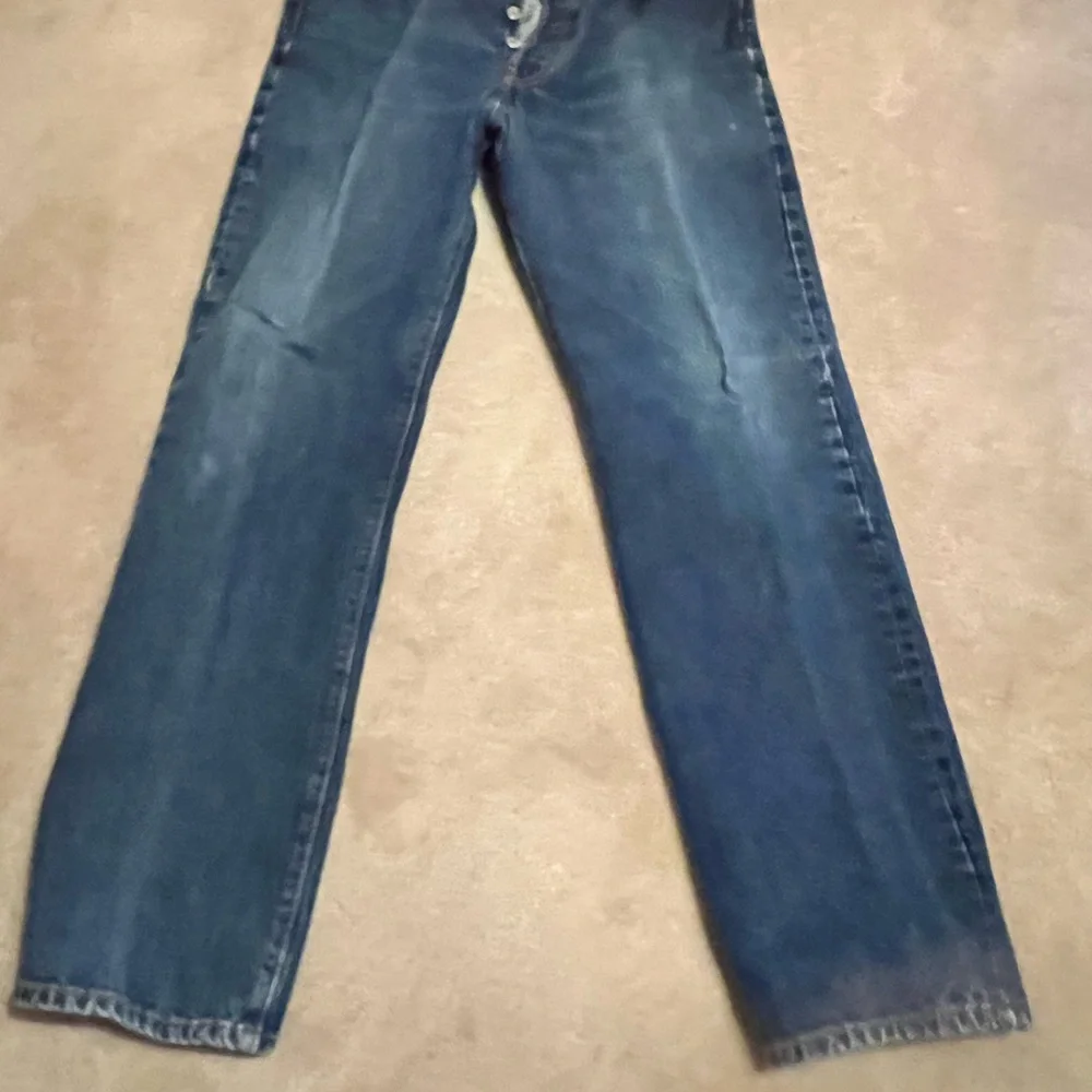 Levi's Men’s 501 Button Fly Denim Jeans - Picture 3 of 4